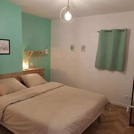 A La Maison De Apartment *