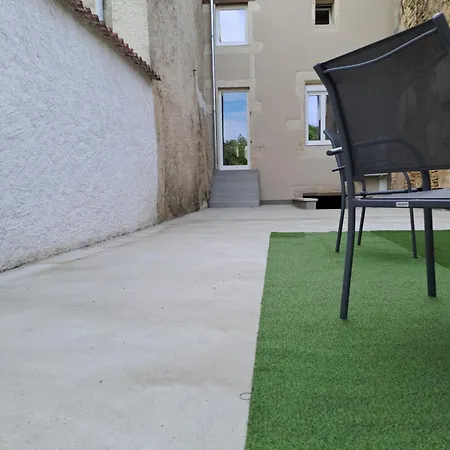 A La Maison De Apartment *
